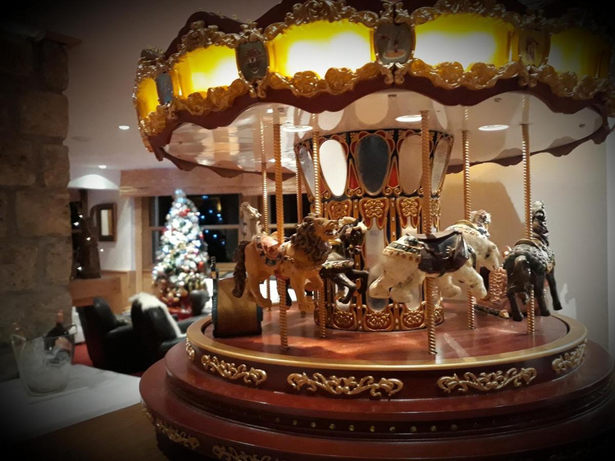 Hotel Le Chalet D'Auron Restaurant Et Spa Bagian luar foto