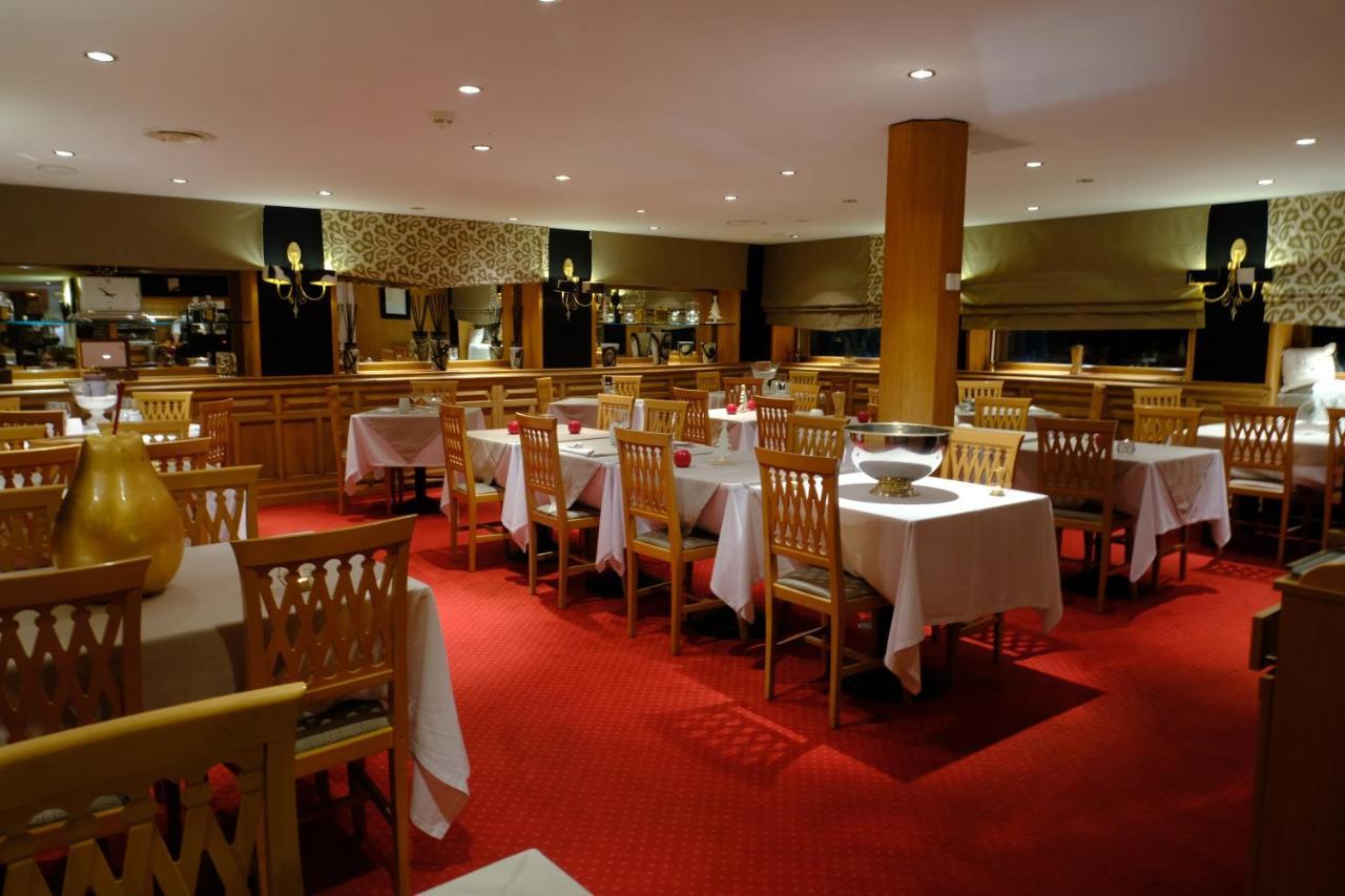 Hotel Le Chalet D'Auron Restaurant Et Spa Bagian luar foto