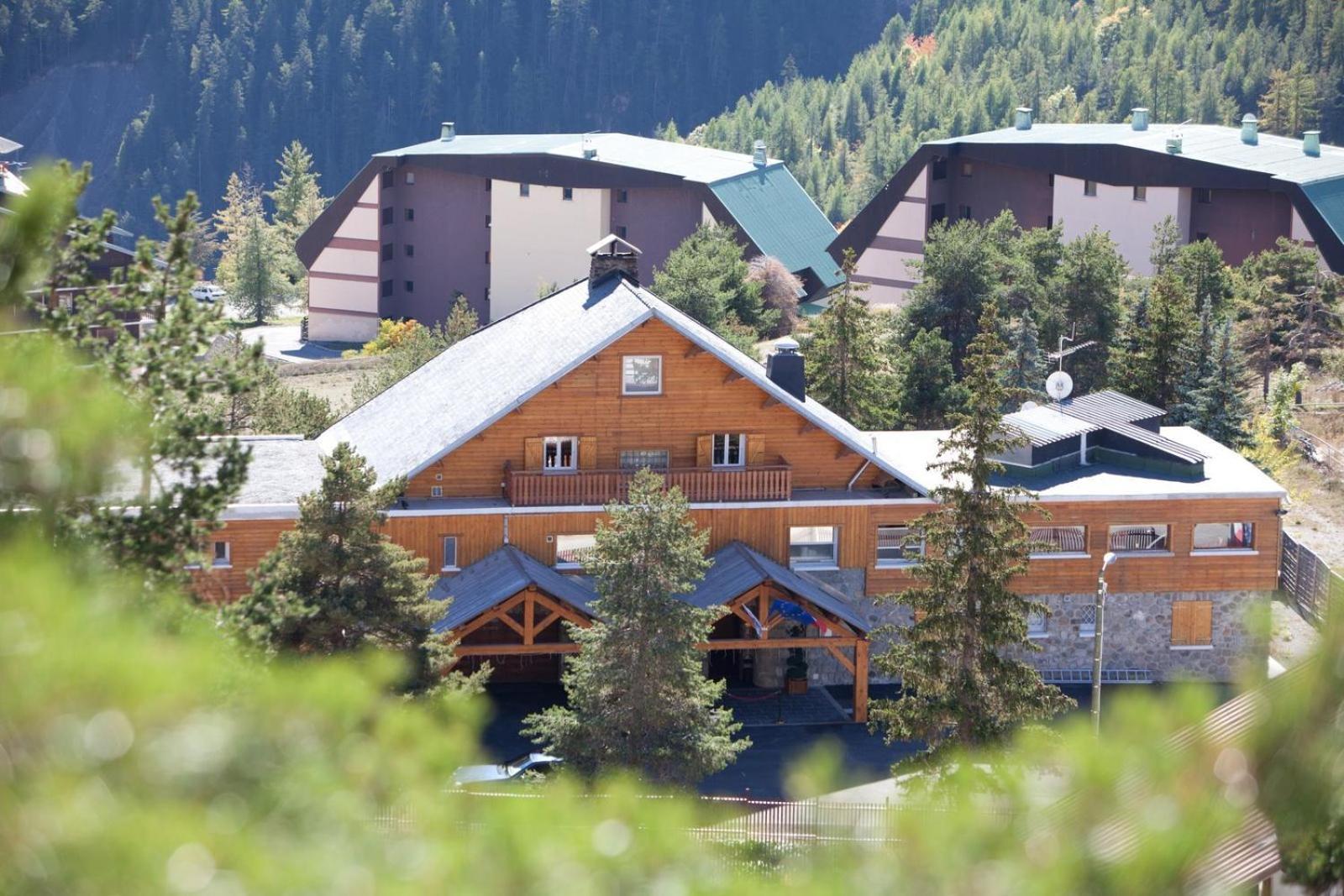 Hotel Le Chalet D'Auron Restaurant Et Spa Bagian luar foto