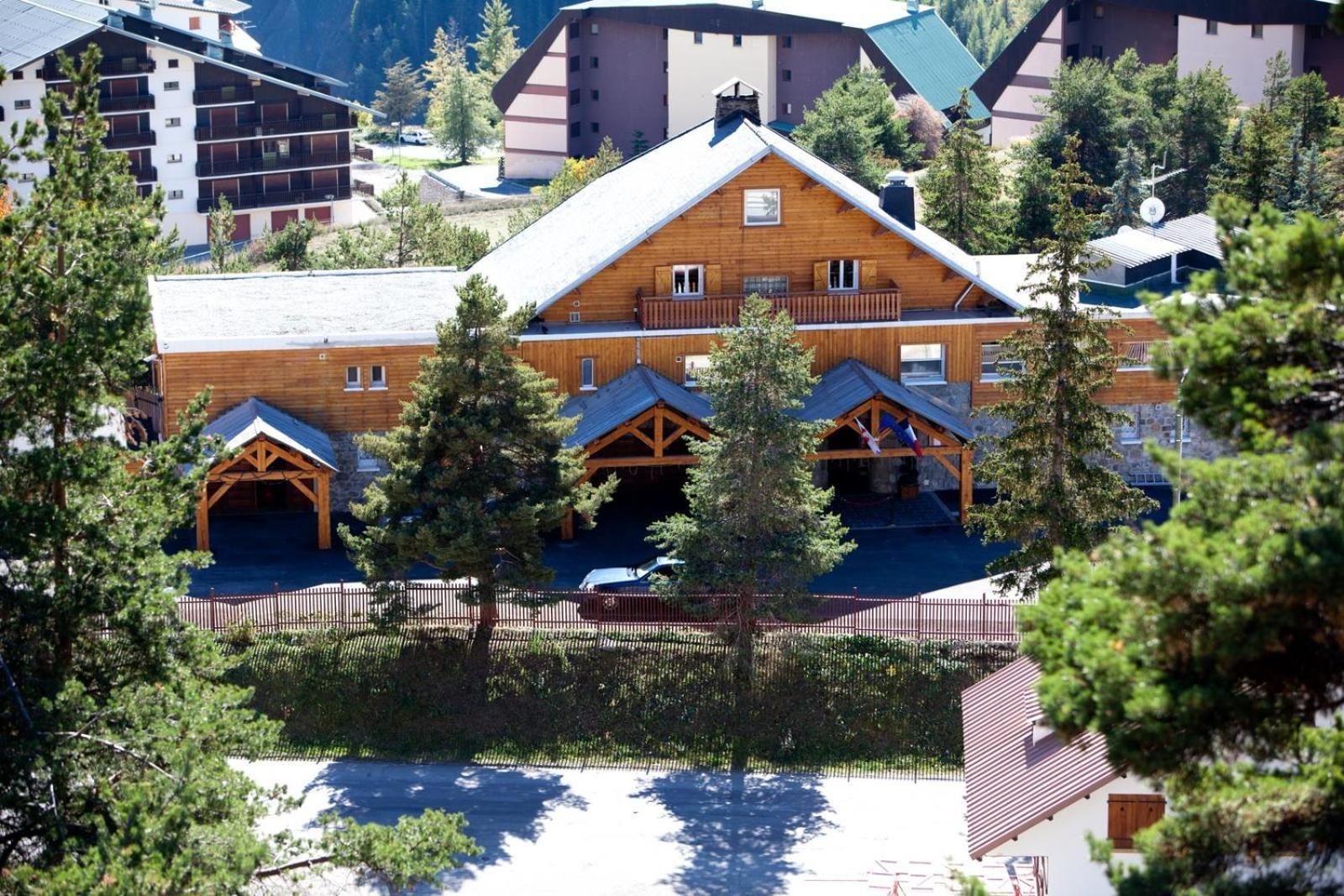 Hotel Le Chalet D'Auron Restaurant Et Spa Bagian luar foto