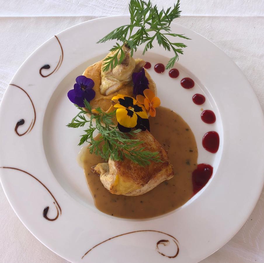 Hotel Le Chalet D'Auron Restaurant Et Spa Bagian luar foto